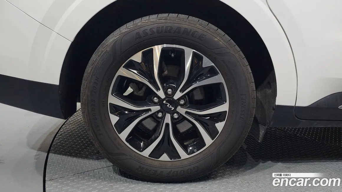 Kia Carnival — фото 10