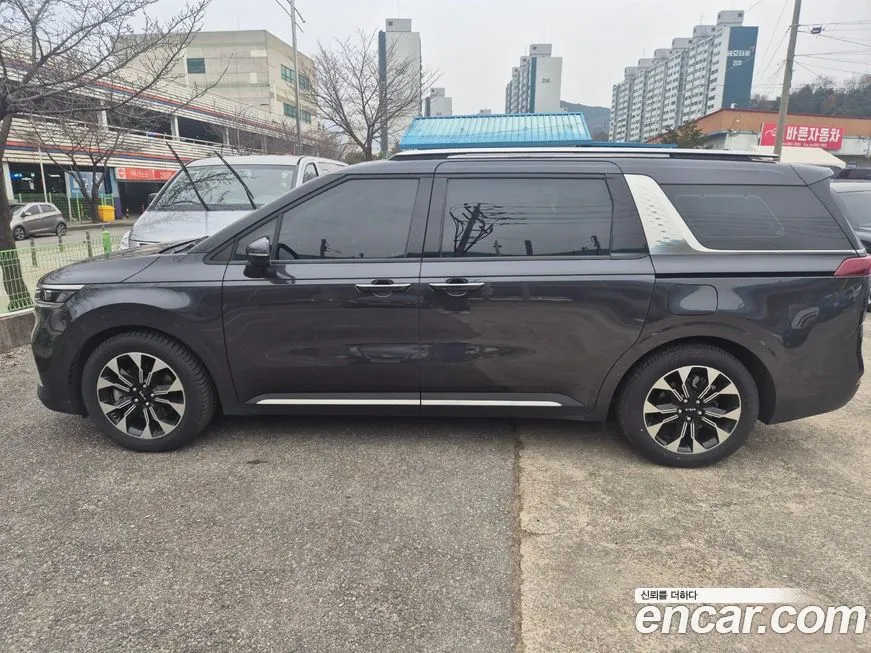Kia Carnival — фото 5