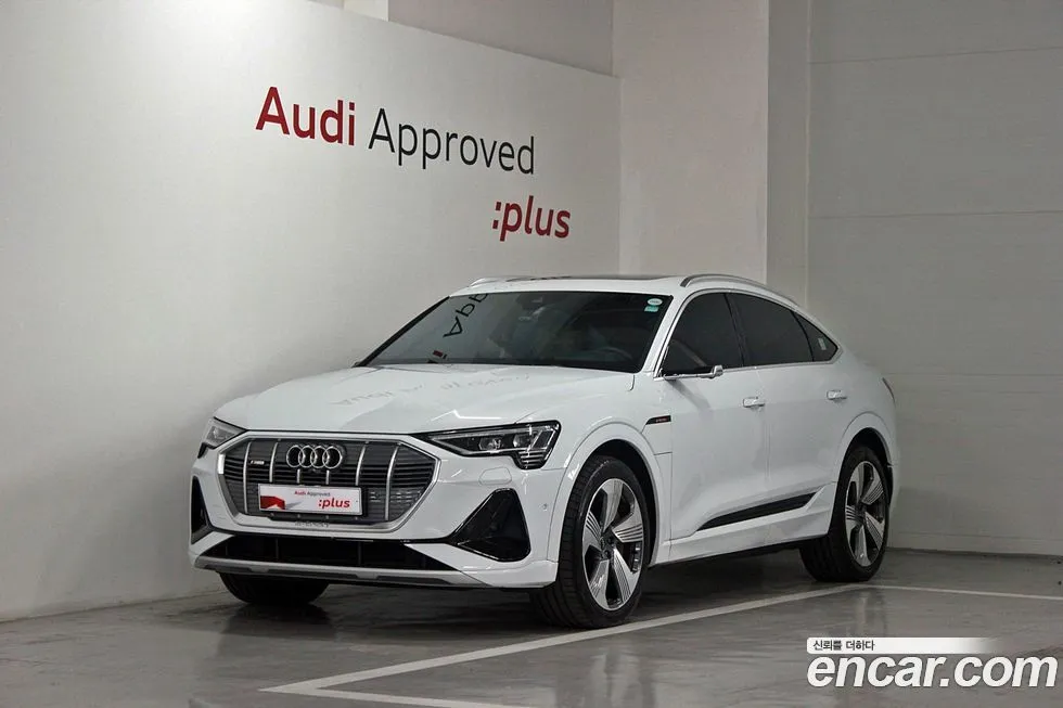 Audi e-tron — фото 1