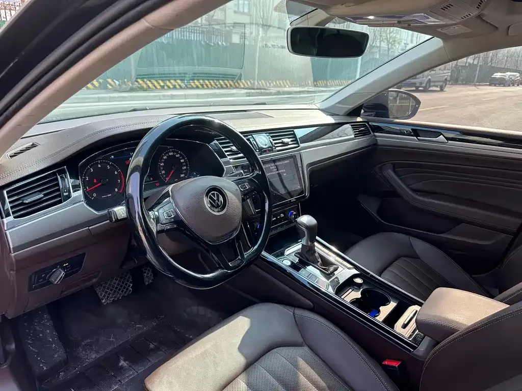 Volkswagen Phideon — фото 4