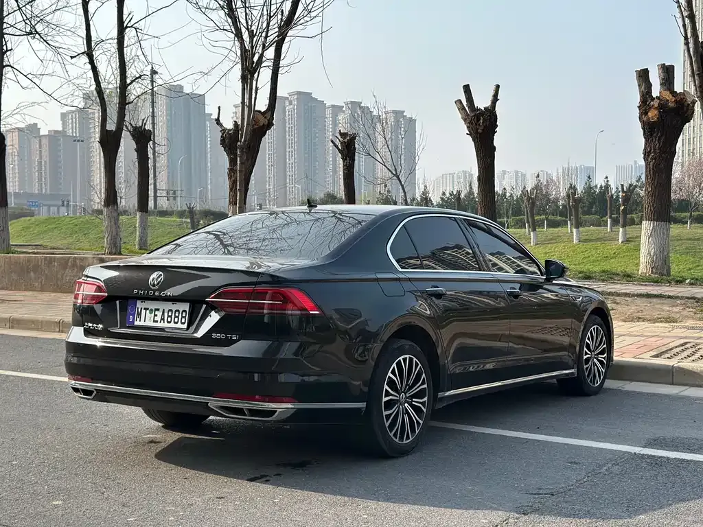 Volkswagen Phideon — фото 9