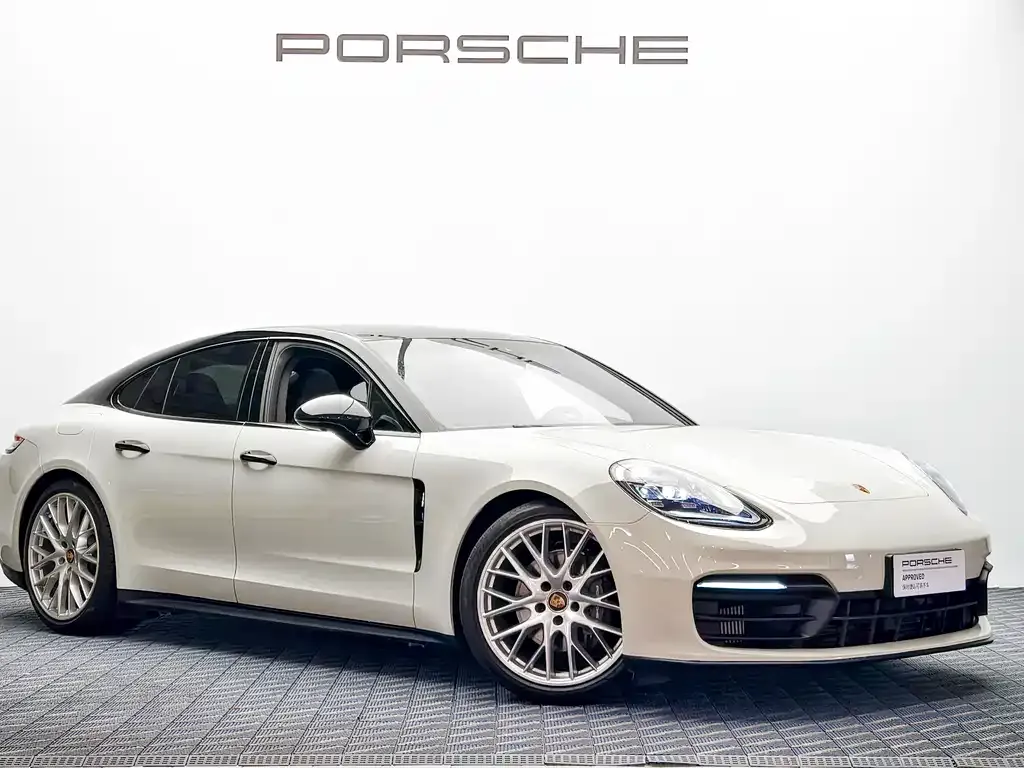 Porsche Panamera — фото 1