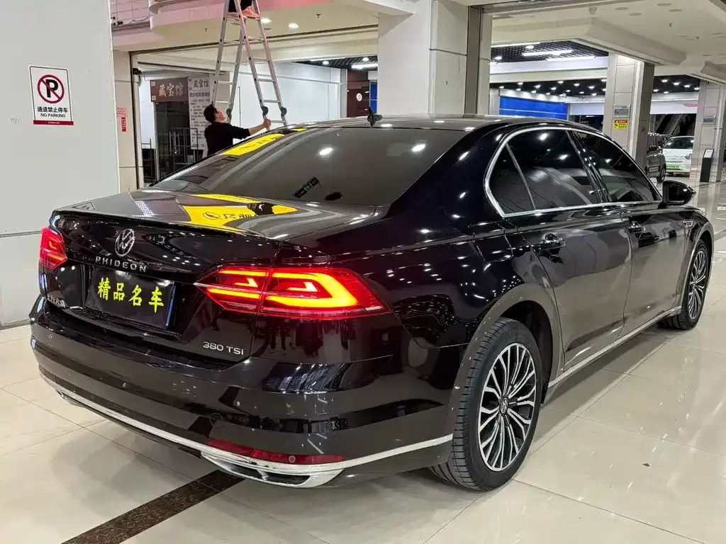 Volkswagen Phideon — фото 6