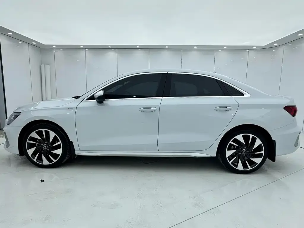 Audi A3 — фото 3