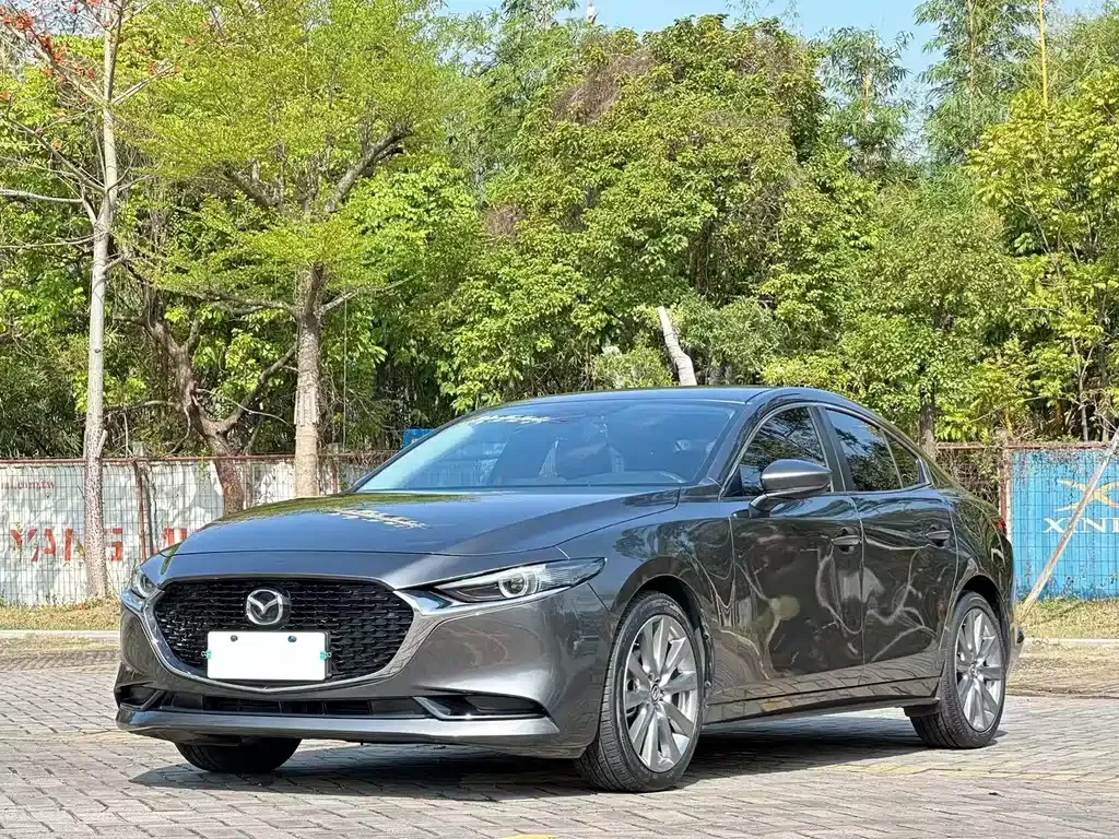 Mazda 3 Axela — фото 1