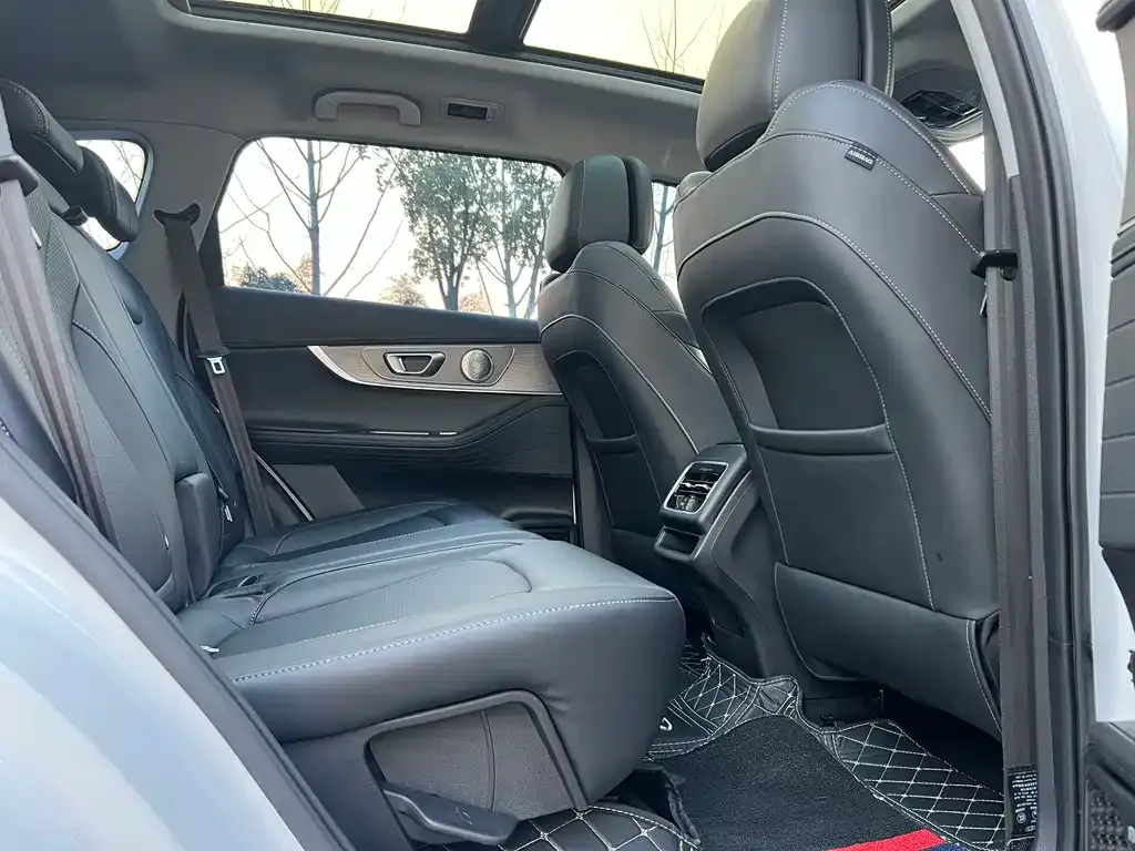 Chery Tiggo 8 PRO NEV — фото 2