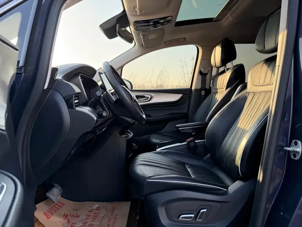Roewe iMAX8 — фото 4