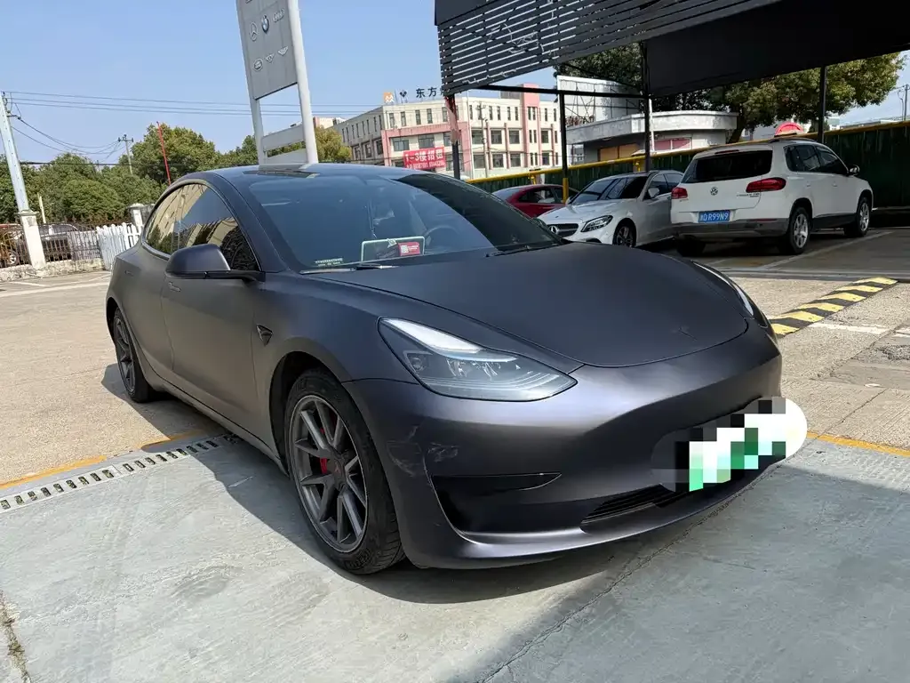 Tesla Model 3 — фото 10