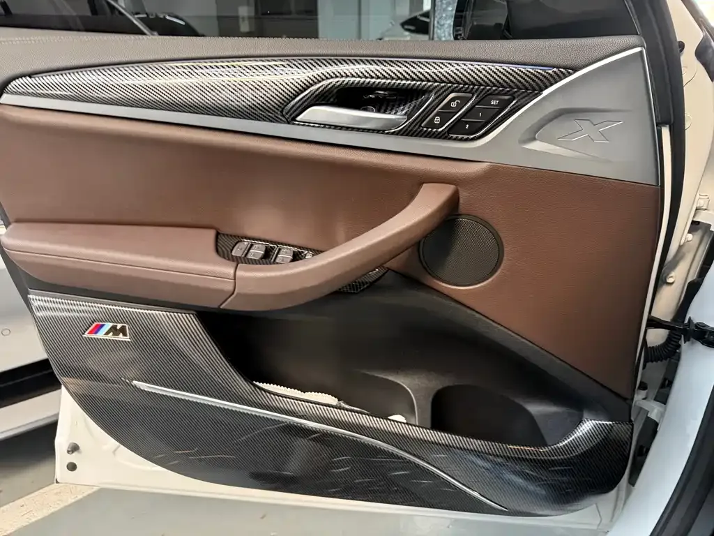 BMW iX3 — фото 9