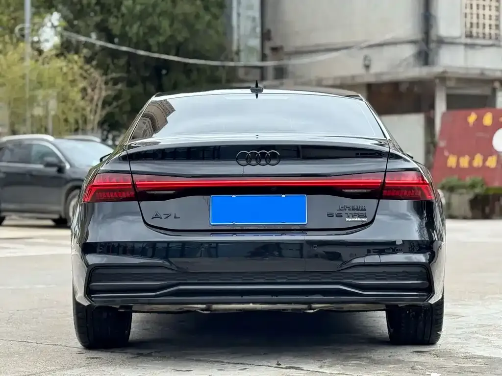 Audi A7L — фото 5