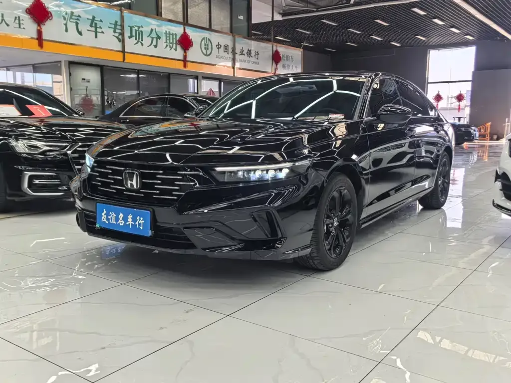 Honda Accord — фото 1