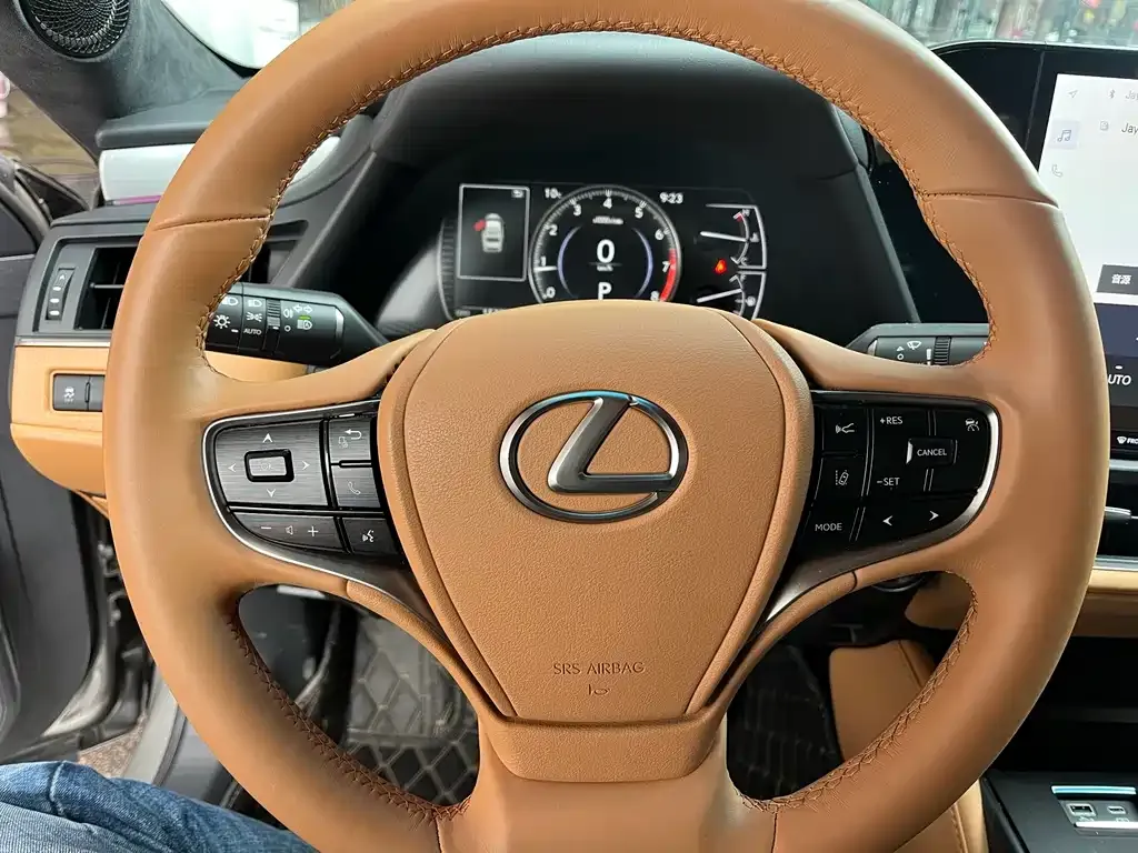 Lexus ES — фото 5