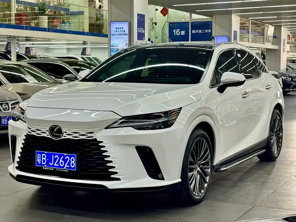 Lexus RX — фото 1