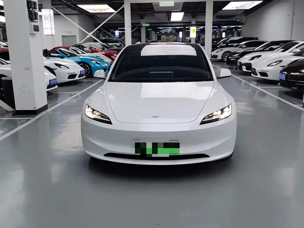 Tesla Model 3 — фото 10