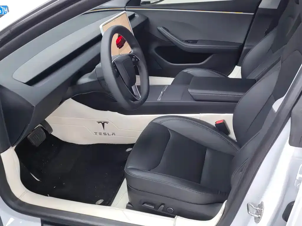Tesla Model 3 — фото 3