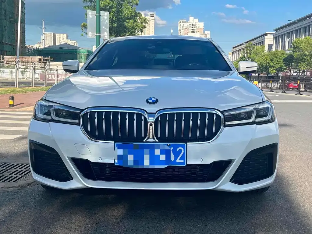 BMW 5 Series — фото 10