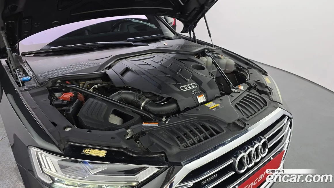 Audi A8 — фото 5