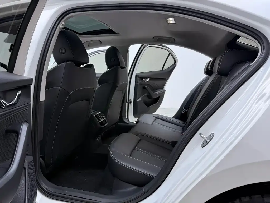 Skoda Octavia — фото 5