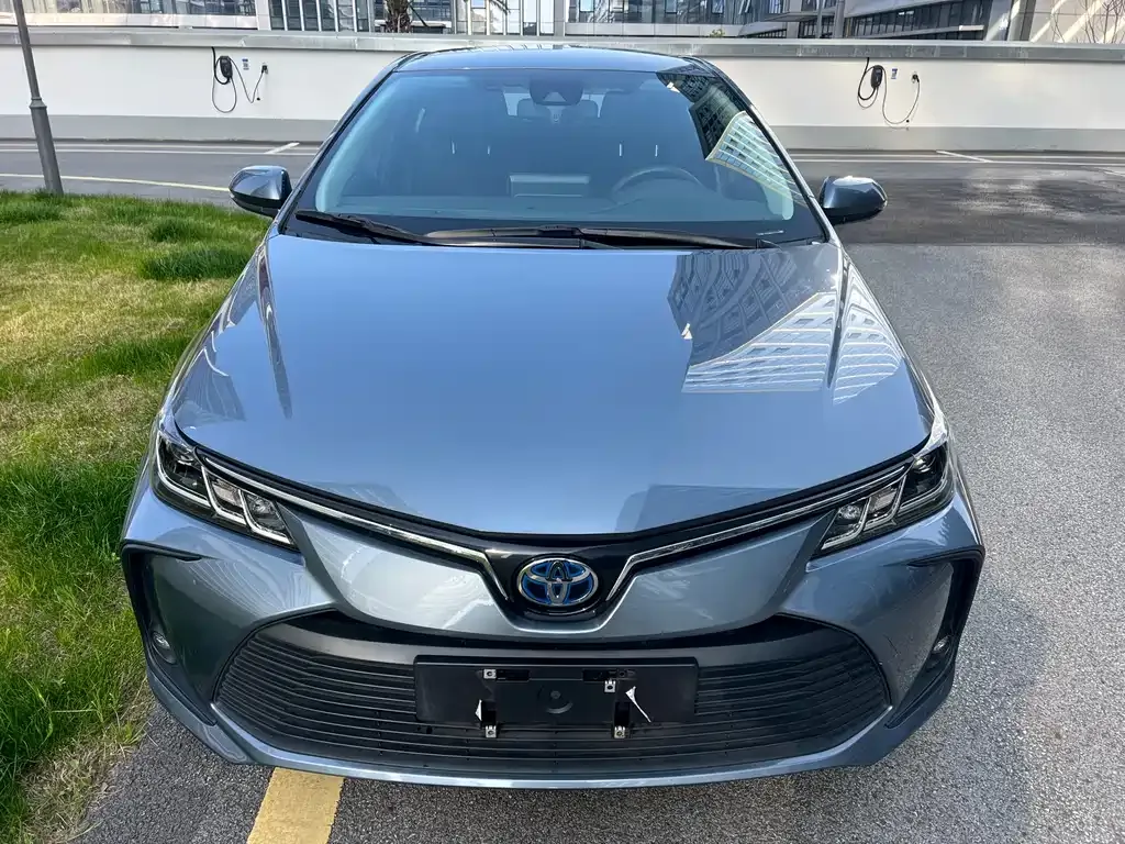 Toyota Corolla — фото 8