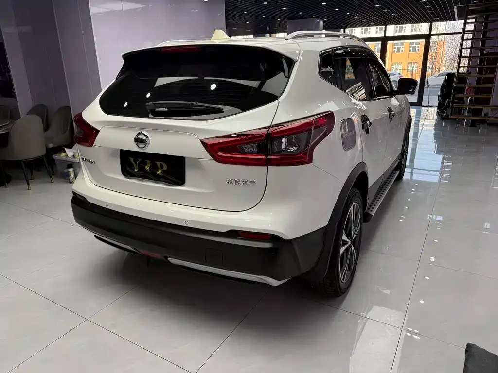 Nissan Qashqai — фото 5