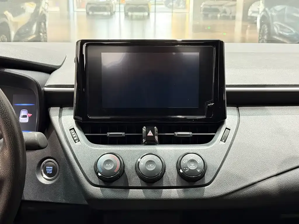 Toyota Corolla — фото 10