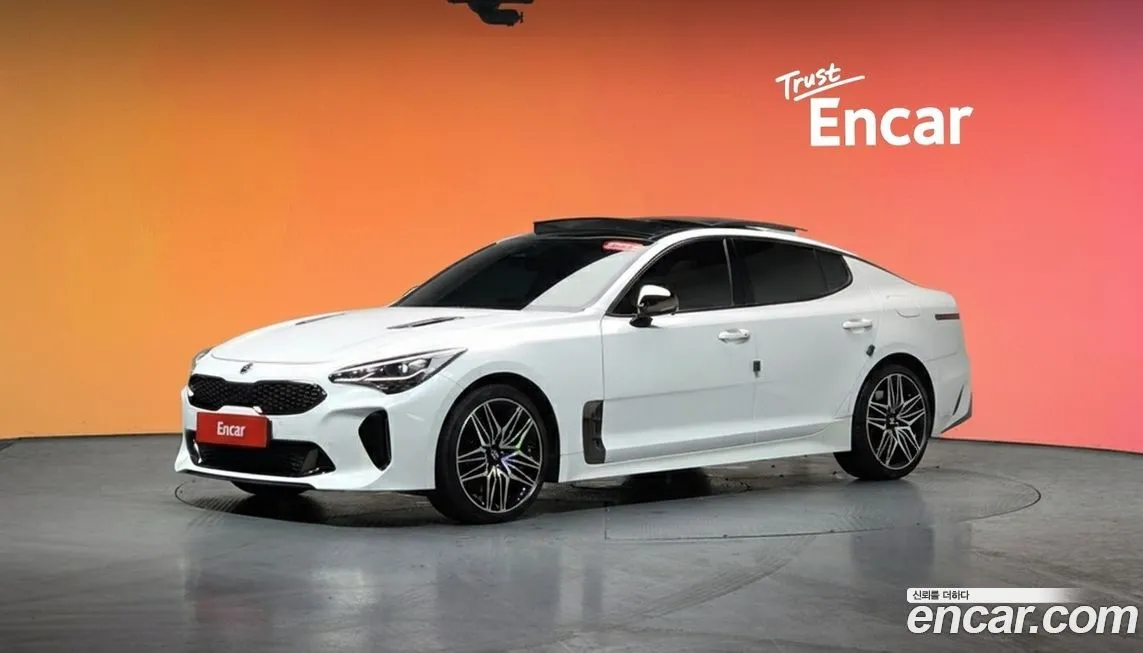 Kia Stinger — фото 1