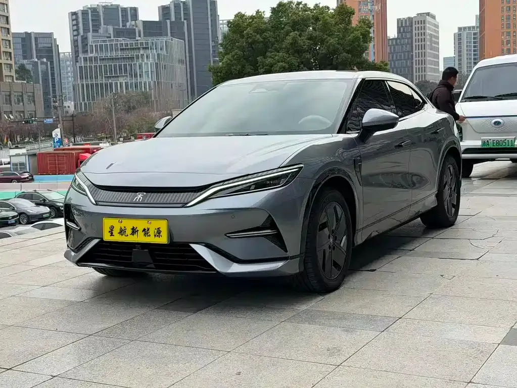 BYD L EV — фото 1