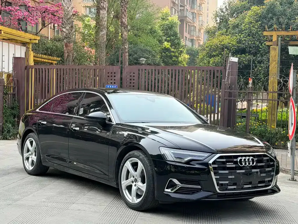 Audi A6L — фото 8
