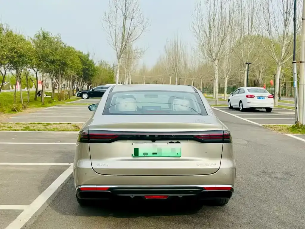 Geely 银河星耀6 — фото 2