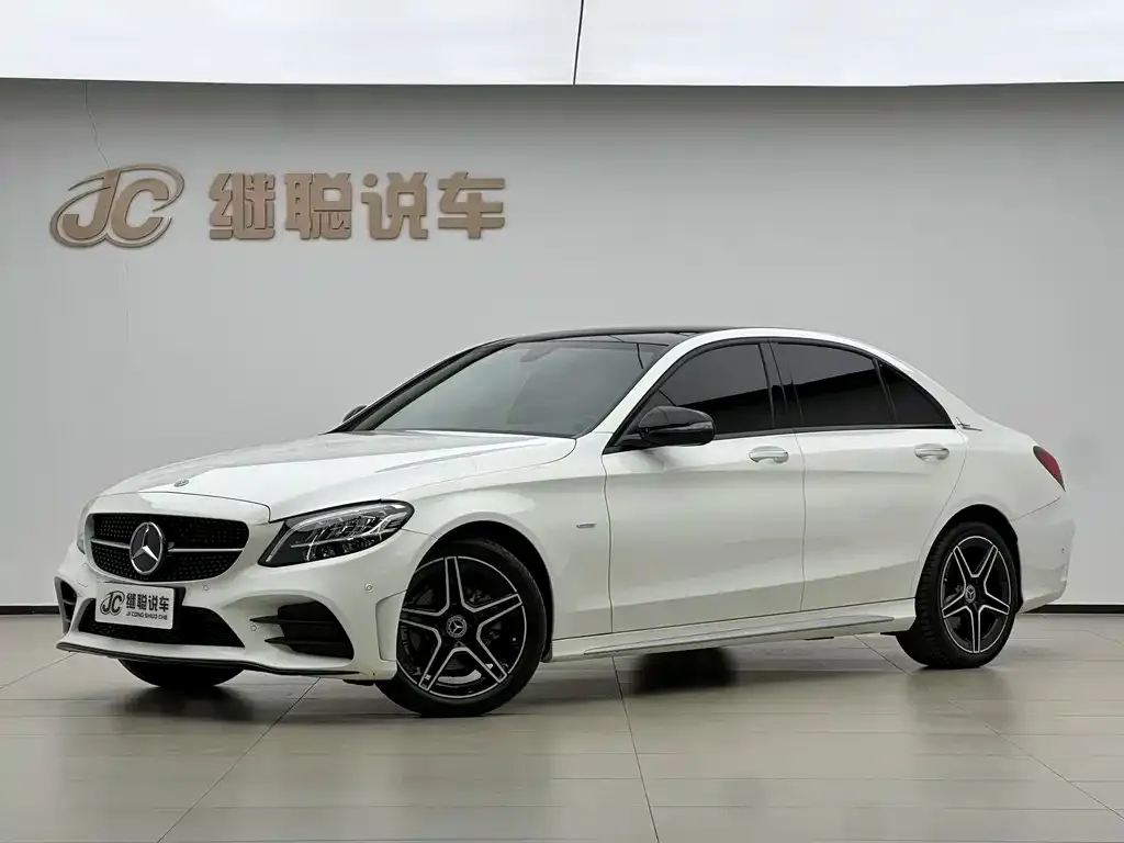Mercedes-Benz C-Class — фото 1