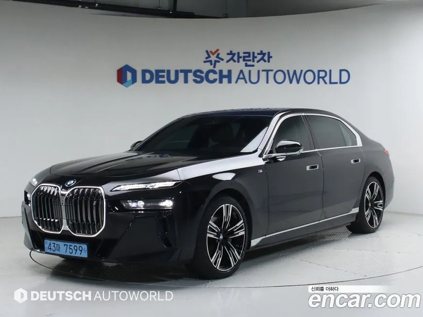 BMW i7 — фото 1