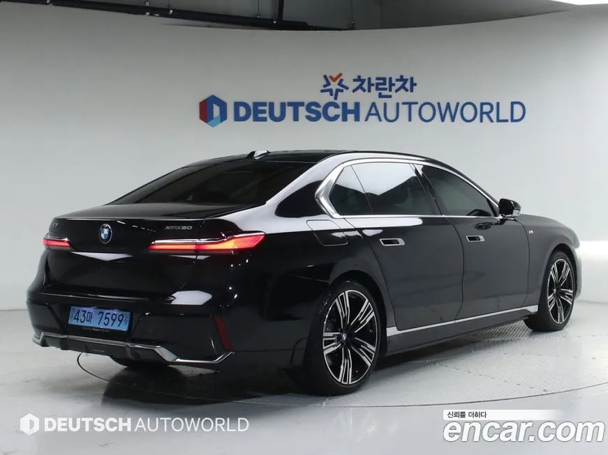BMW i7 — фото 2