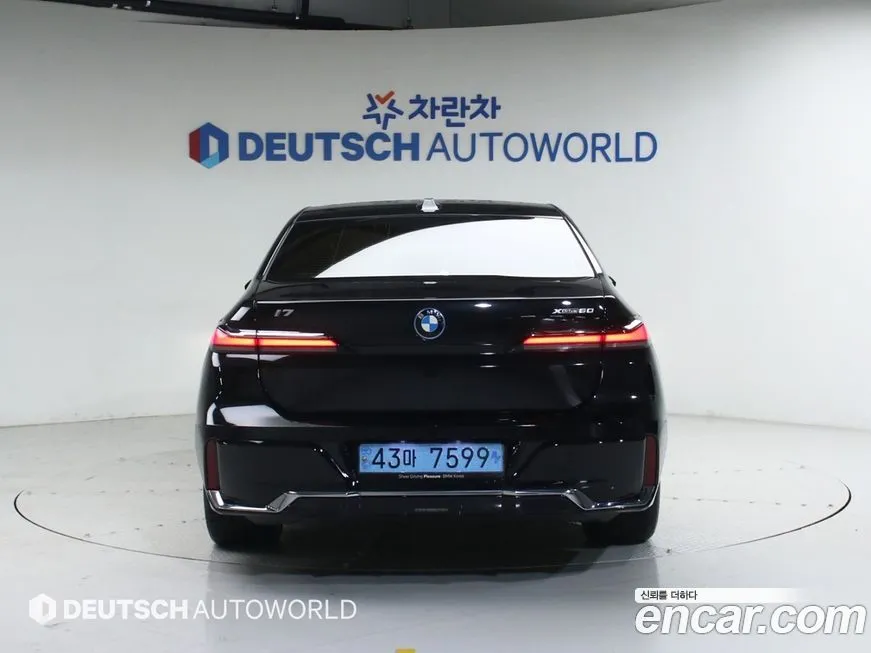 BMW i7 — фото 3