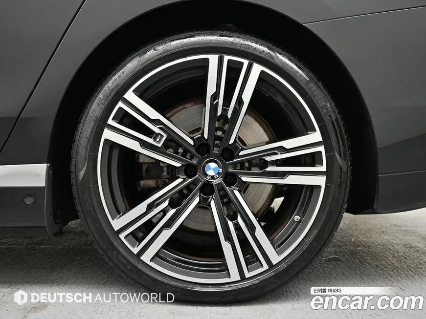 BMW i7 — фото 9