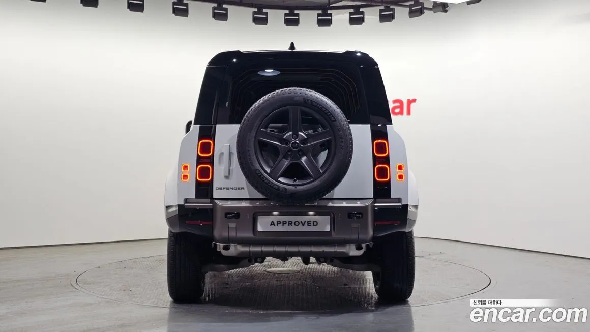 Land Rover Defender — фото 10