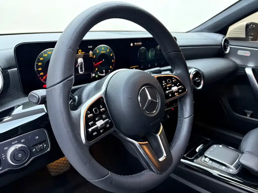 Mercedes-Benz A-Class — фото 5