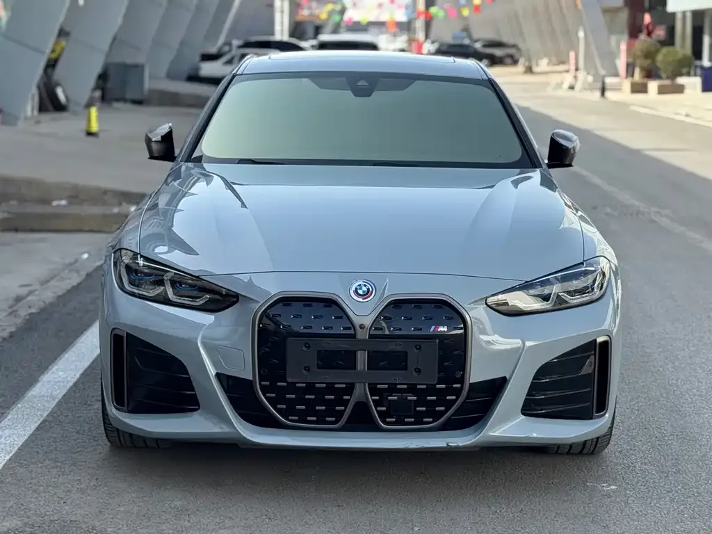 BMW i4 — фото 5
