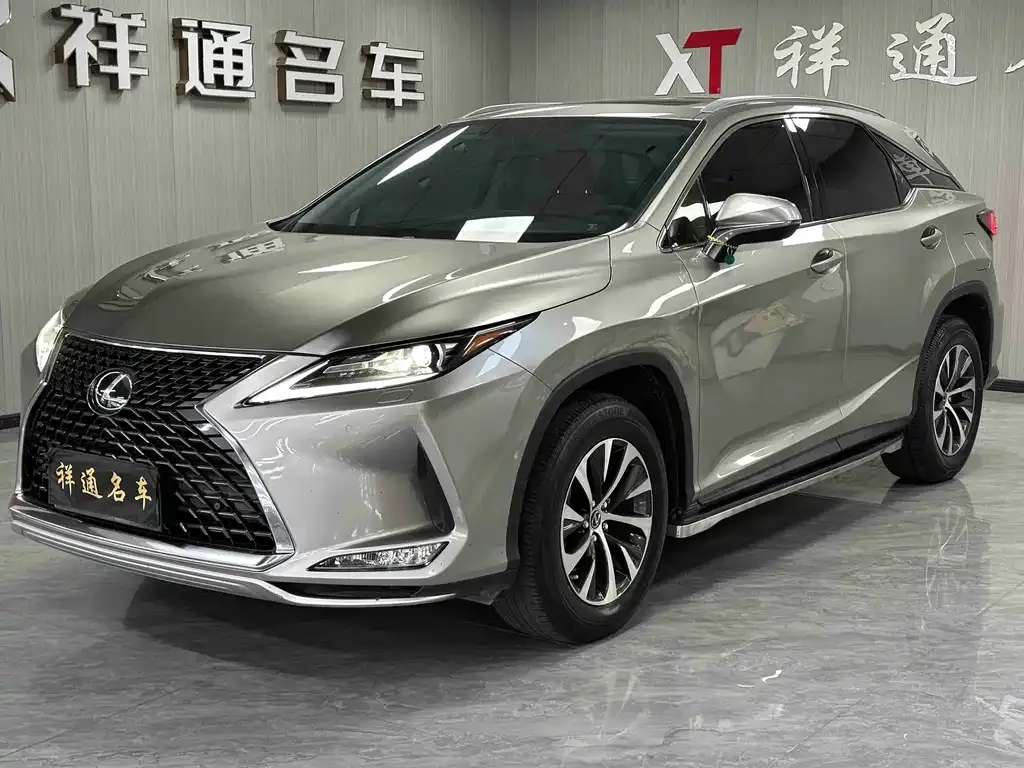 Lexus RX — фото 1