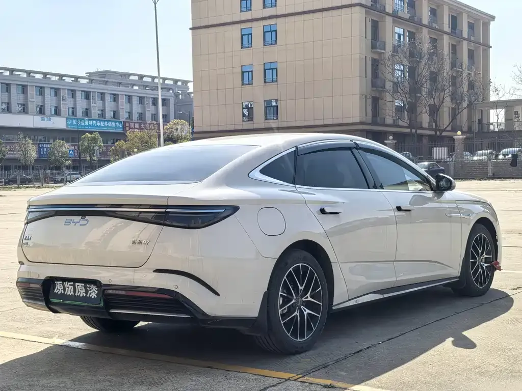 BYD Seal 07 DM-i — фото 3