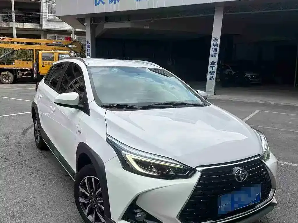 Toyota Yaris L — фото 6
