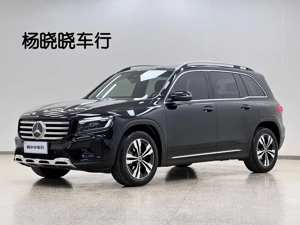 Mercedes-Benz GLB — фото 1