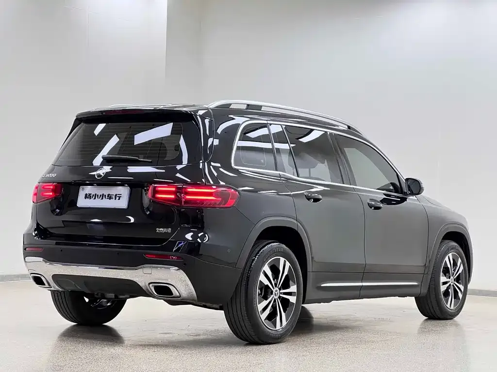 Mercedes-Benz GLB — фото 7