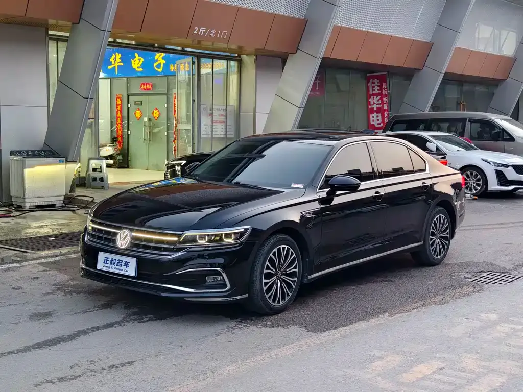 Volkswagen Phideon — фото 1