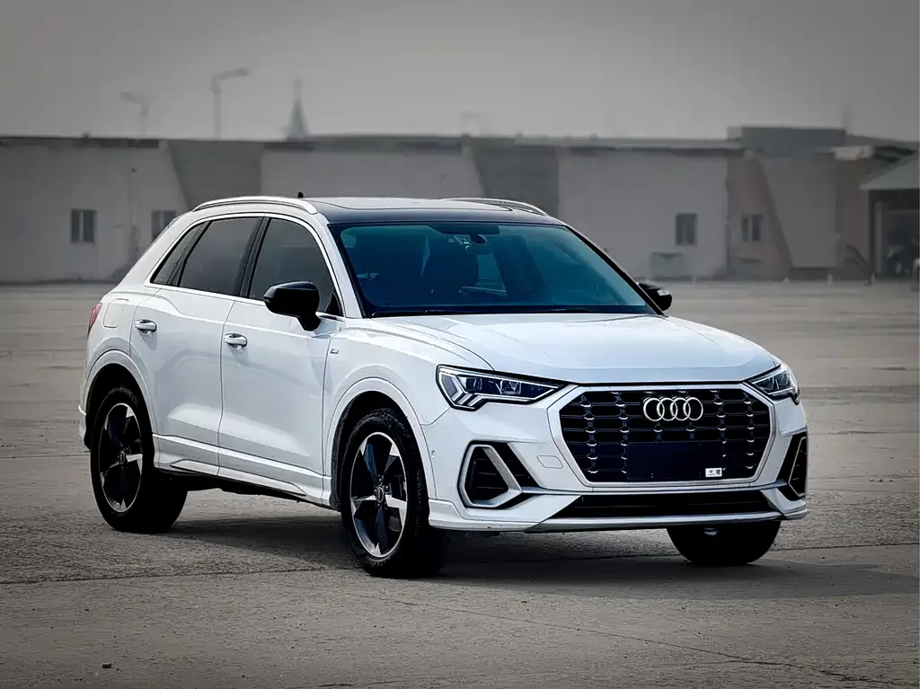 Audi Q3 — фото 1
