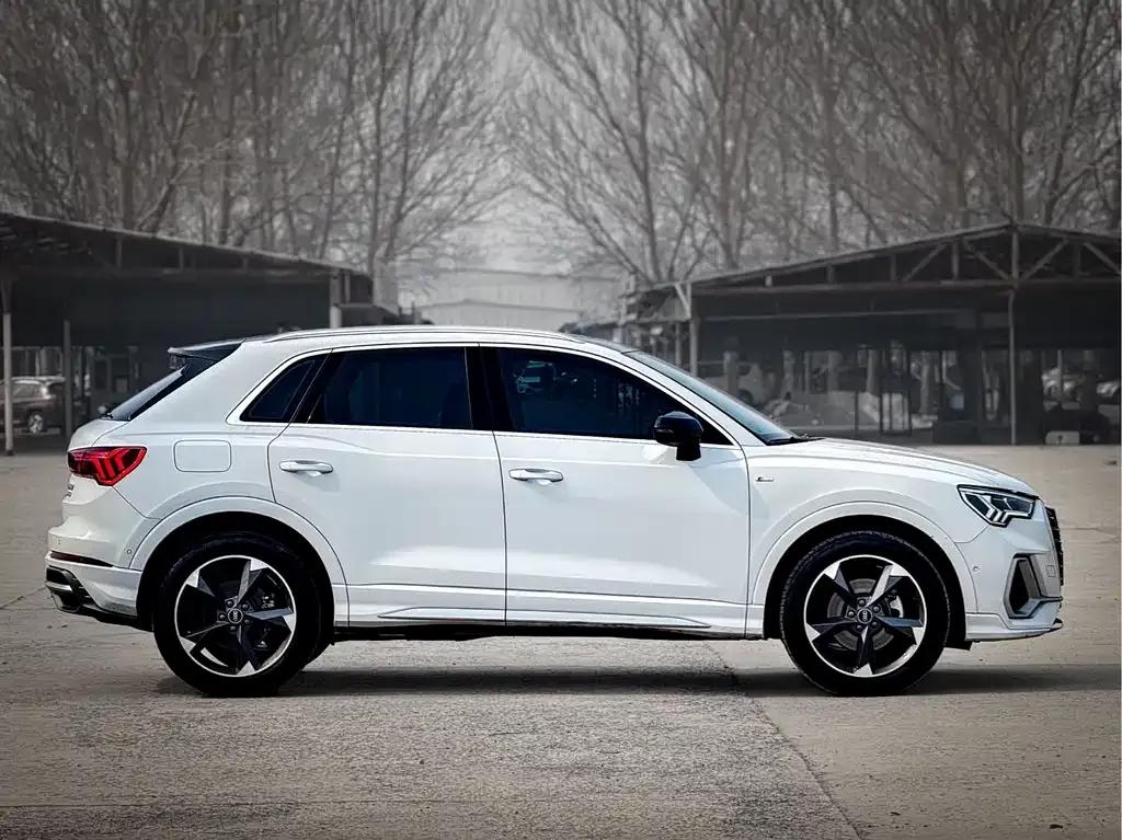 Audi Q3 — фото 10