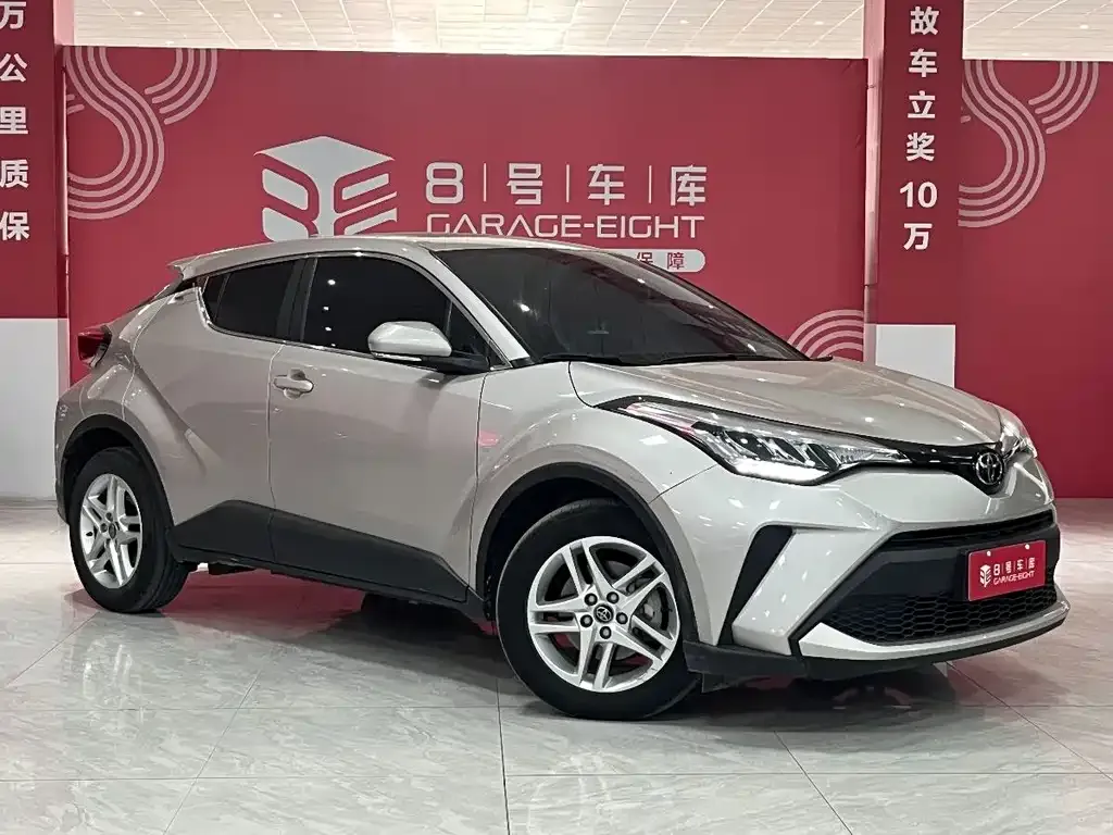 Toyota C-HR — фото 10