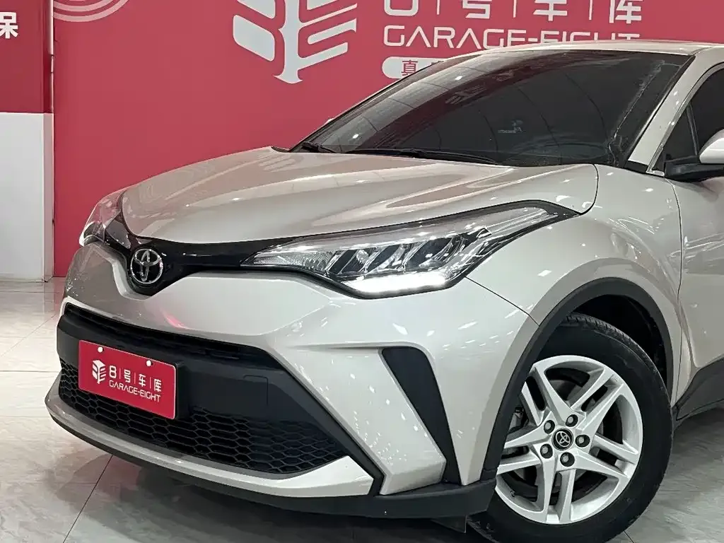 Toyota C-HR — фото 8