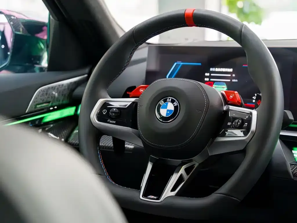 BMW M5 New Energy — фото 2