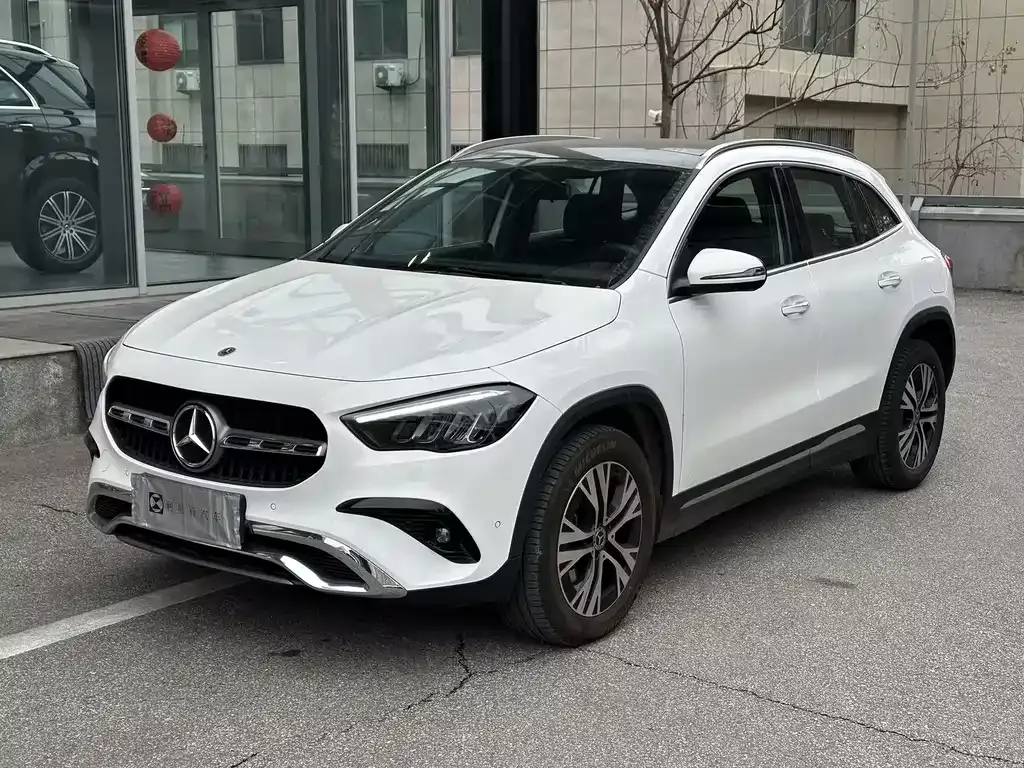Mercedes-Benz GLA — фото 1