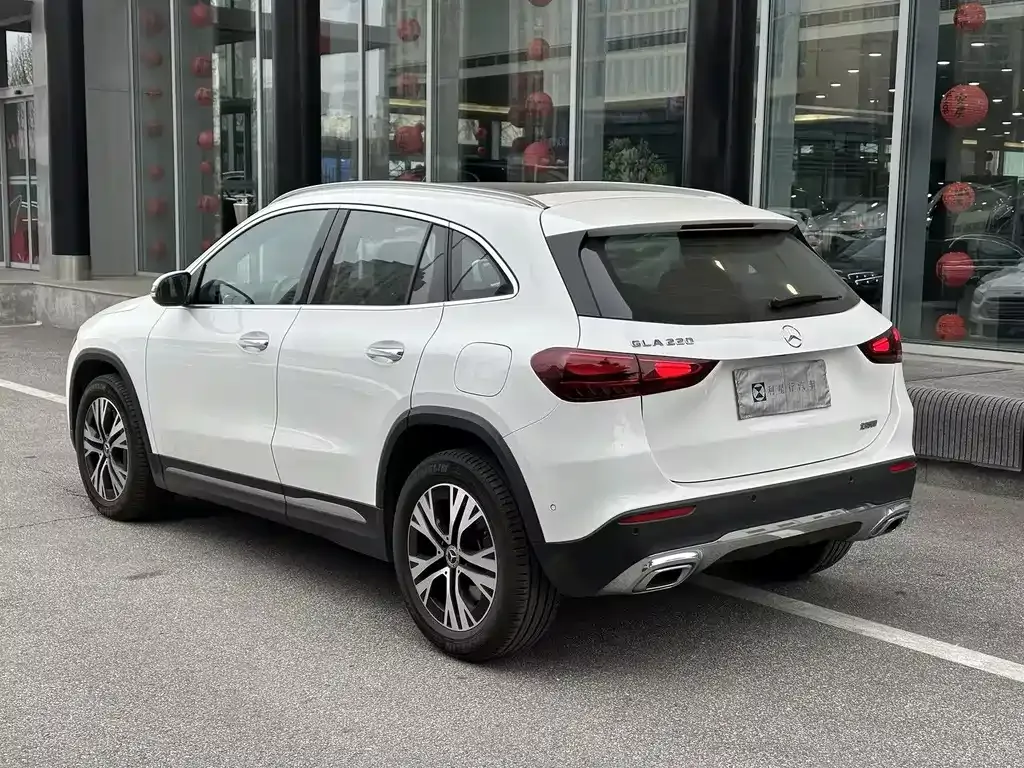 Mercedes-Benz GLA — фото 9